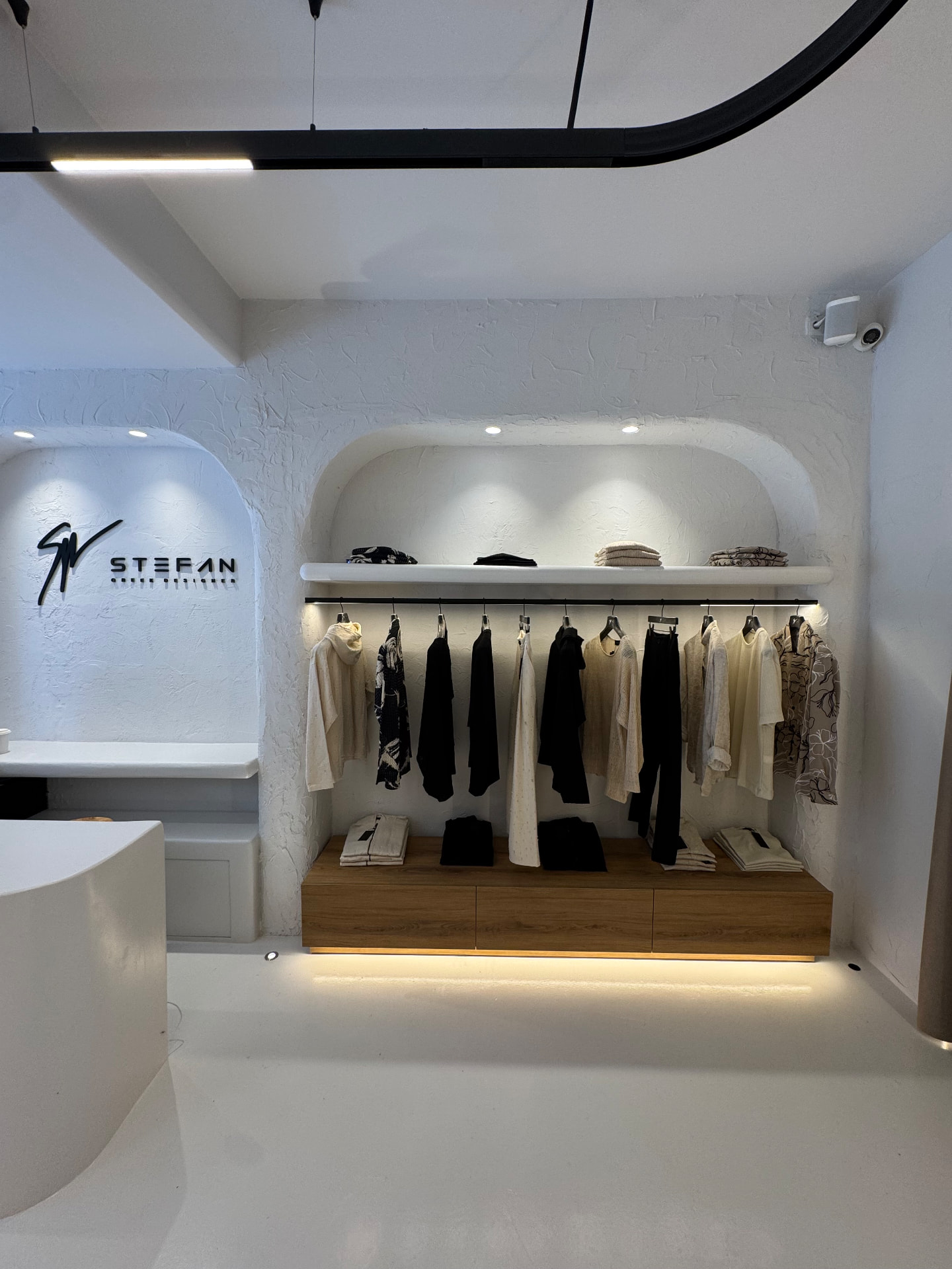 Mykonos store arched display niche